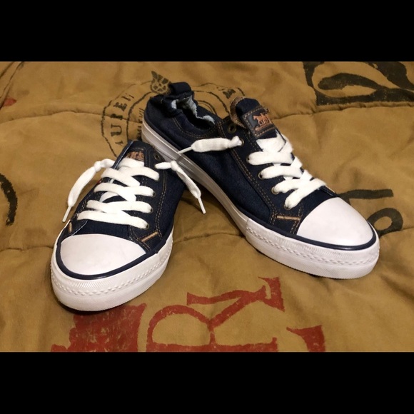 levi's comfort shoes price
